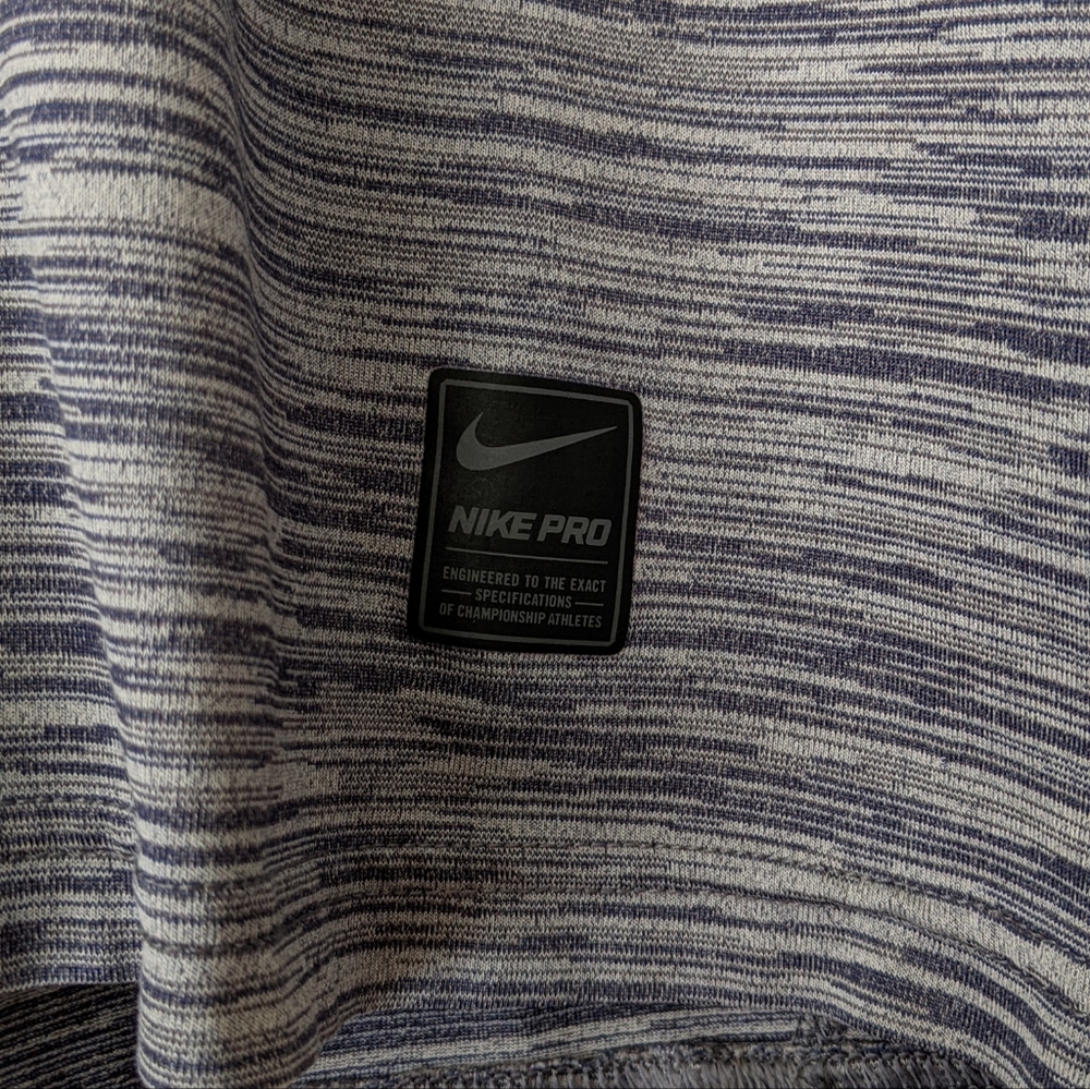 Nike Pro Active Long Sleeved Top Size Medium - Picture 11 of 11